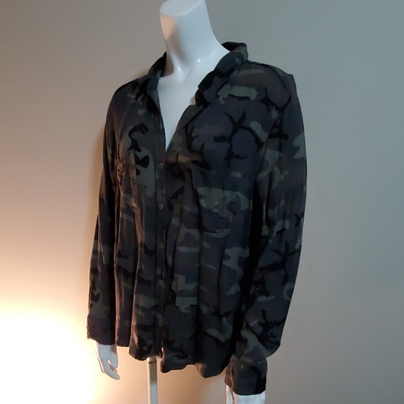 Rock & Republic Tops - Rock & Republic Camo Button Down Shirt